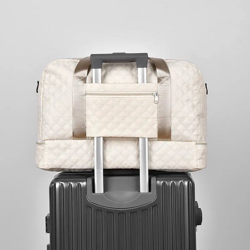 Oxford cloth leisure travel bag with 36-55 litre capacity in street trend style with sewing thread details