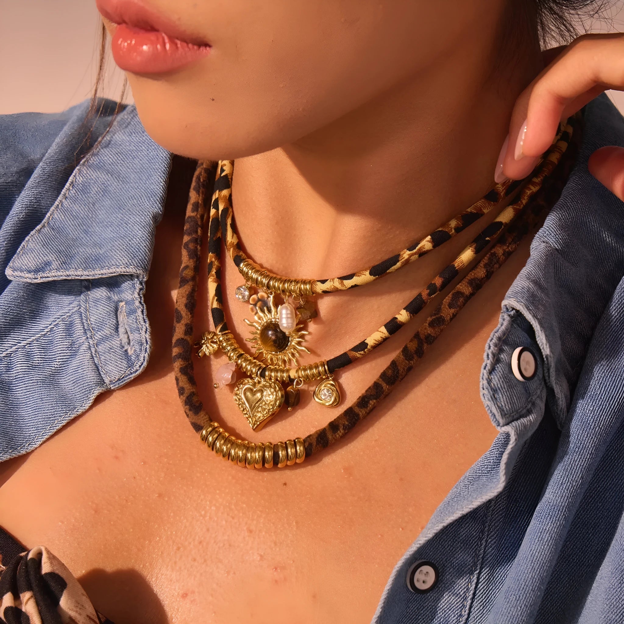 Geometric leopard pendant stainless steel necklace with gold electroplating on regular chain