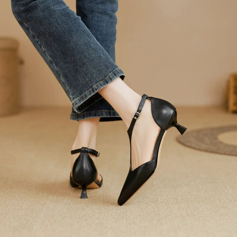 Women's vintage brown high-heel shoes with pointed toe in cowhide leather