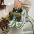Unisex skateboard shoes with denim upper and rubber sole in black, green or pink colours