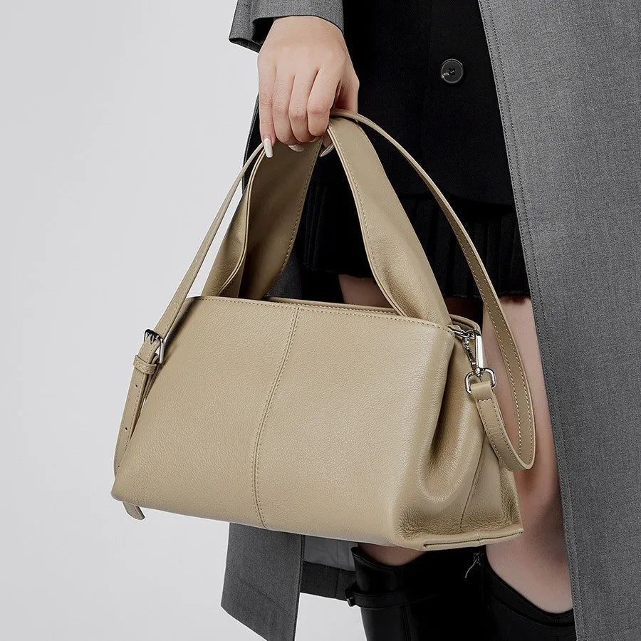 Women's retro texture cowhide messenger bag in horizontal square shape with shoulder strap