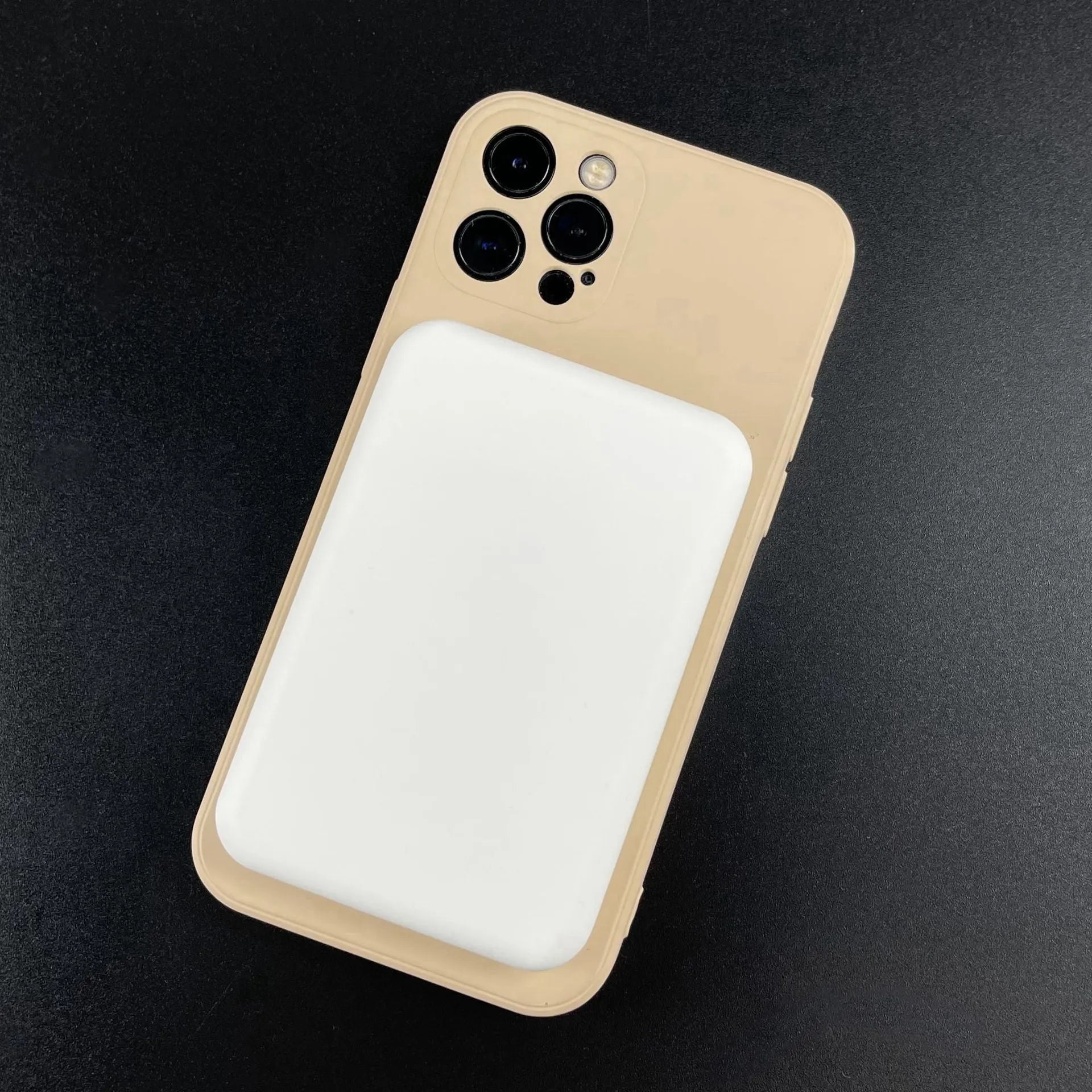 Magnetic wireless charger power bank in white with 5000mAh capacity measuring 100x65x16mm