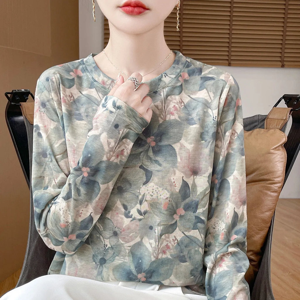 Women's round neck pullover top with floral print in Tencel cotton fabric