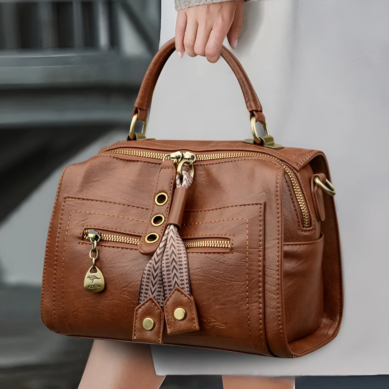 Retro style soft PU women's crossbody bag in a horizontal square shape with a sandwich pocket.