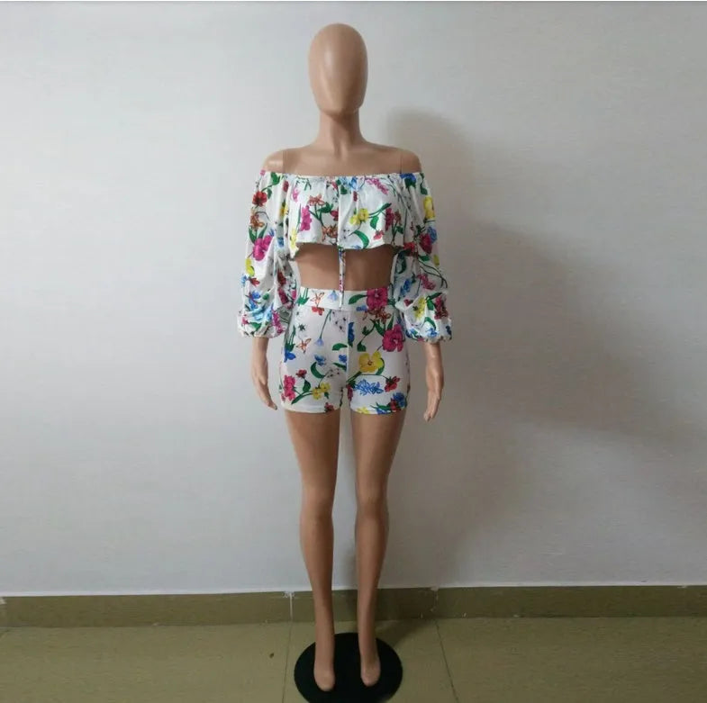 Multicolour digitally printed two-piece suit with pile sleeves on long-sleeved top and shorts