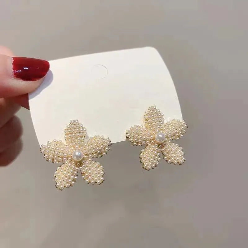 Korean-style pineapple starfish pearl earrings in gold, silver, pearl flower, and starfish pearl electroplated alloy.