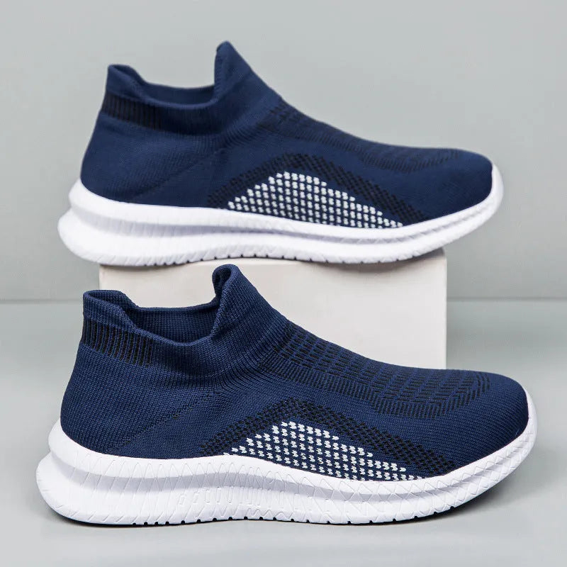 Popcorn Flyknit casual sneaker in fabric with round toe and flat heel on a solid colour background