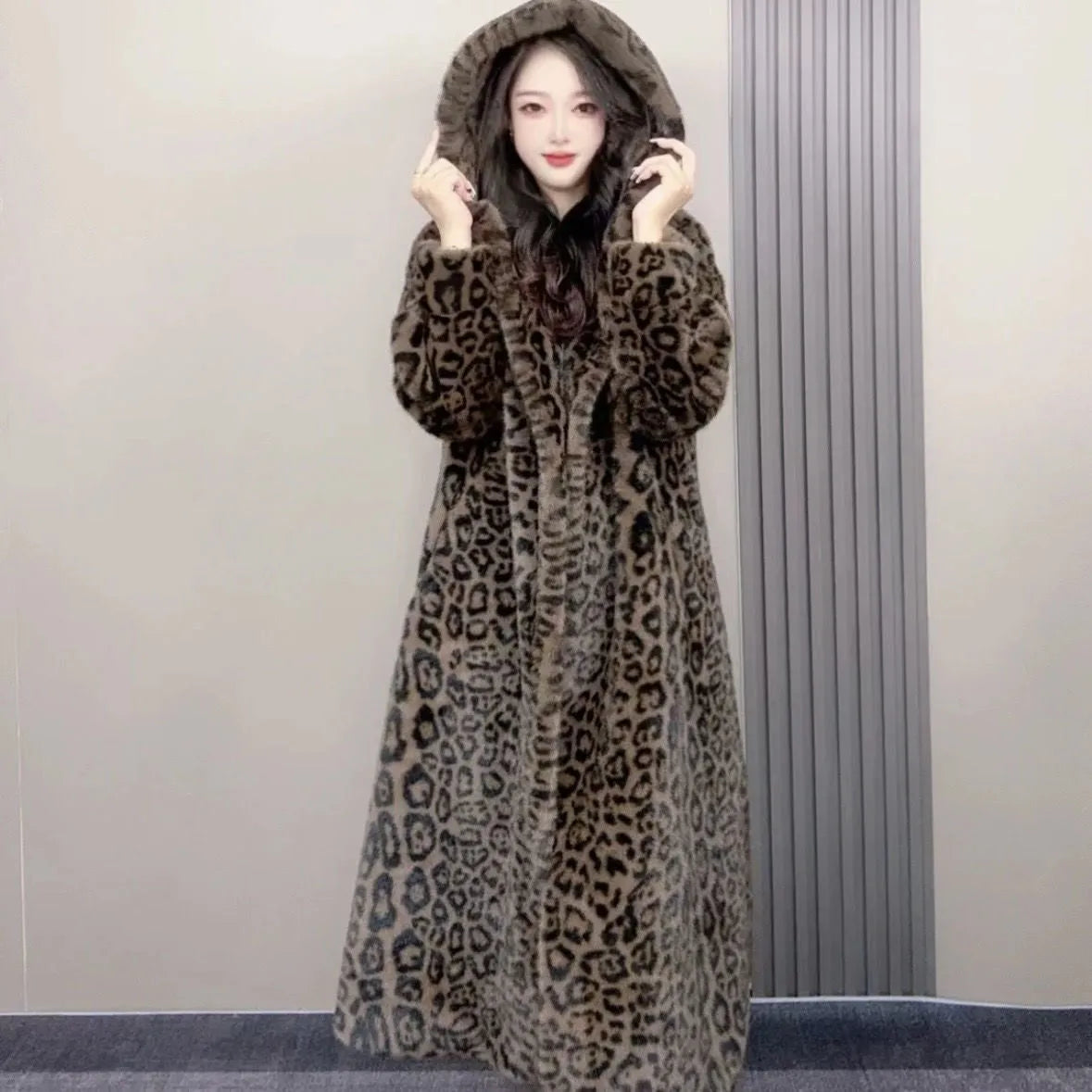 Women's plus size long faux fur coat in brown leopard print with 100cm extended length