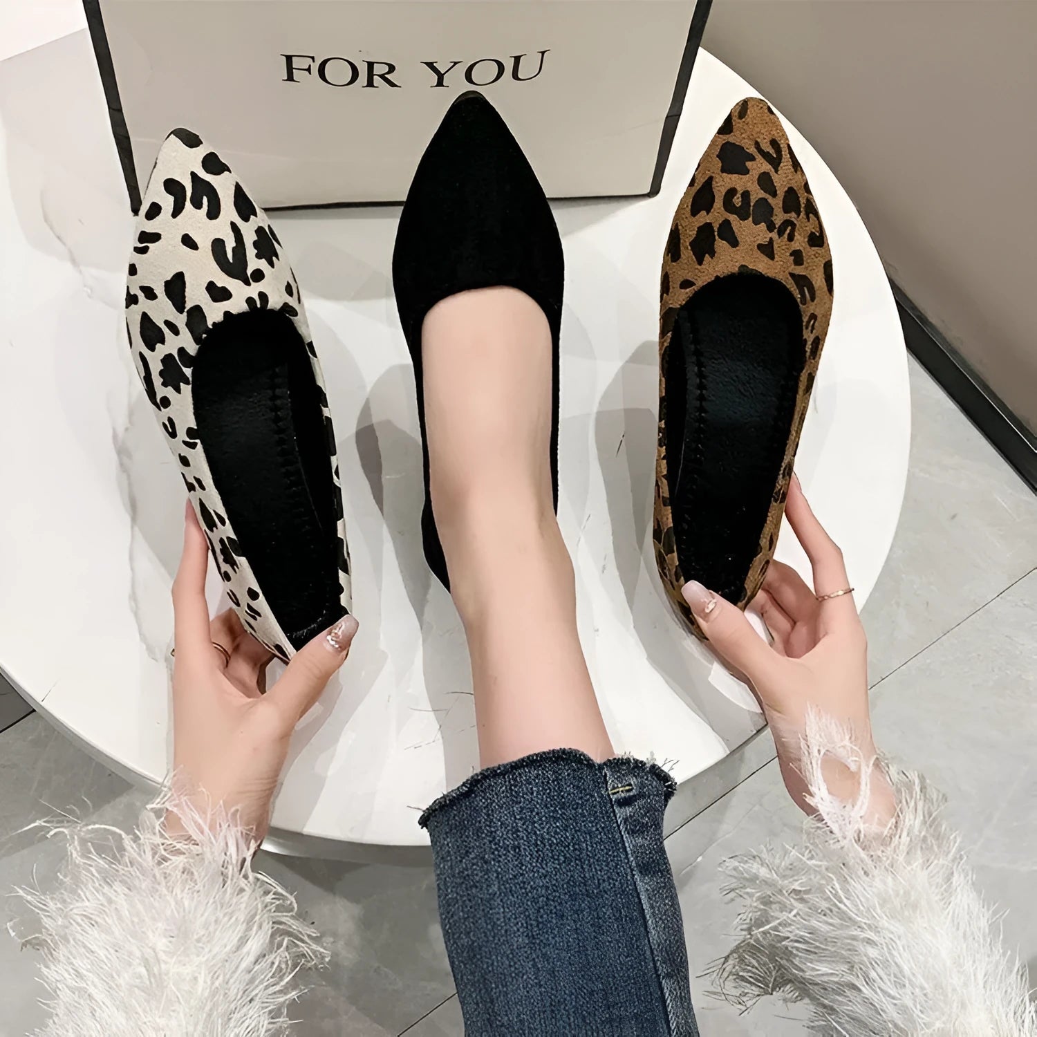 Women's leopard print flat pumps with pointed toe design and low 1-3cm heel