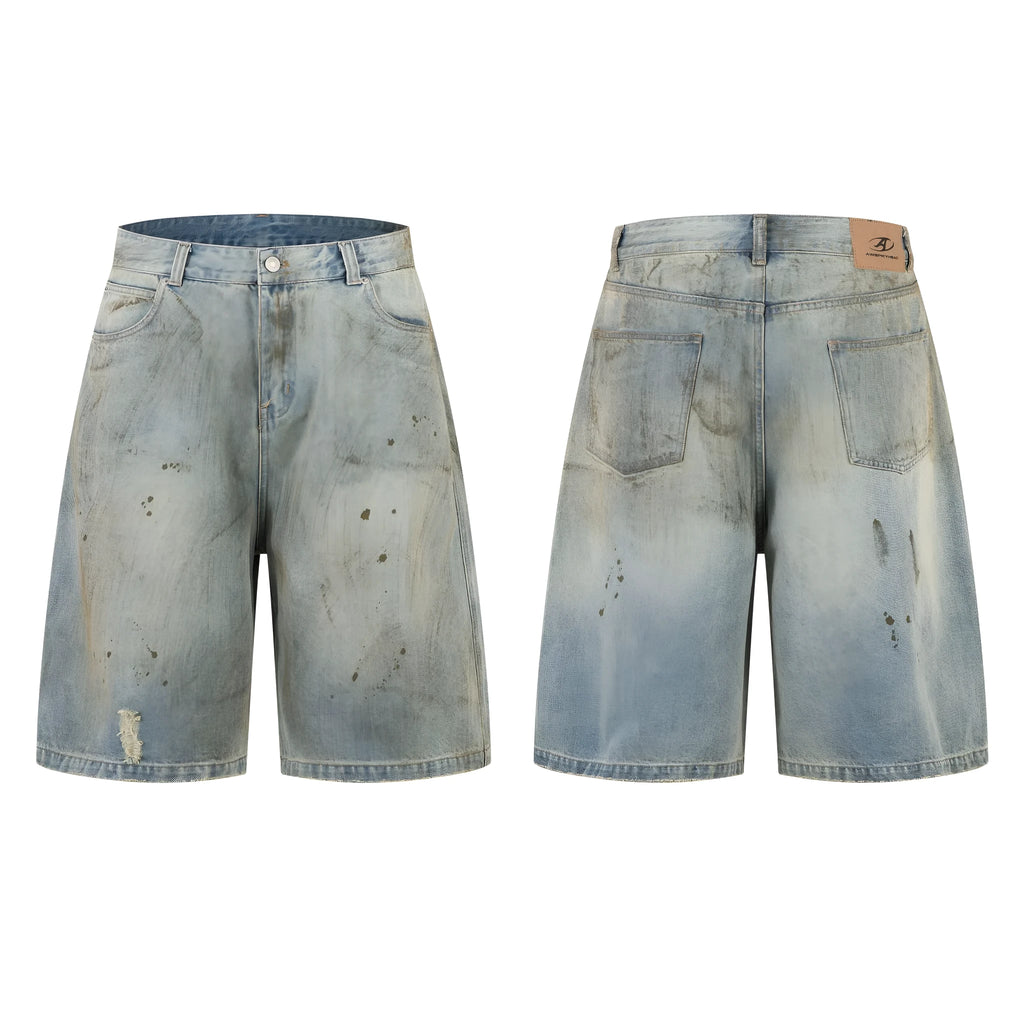 Blue cropped denim pants with straight-leg cut and zipper fly opening in street fashion style