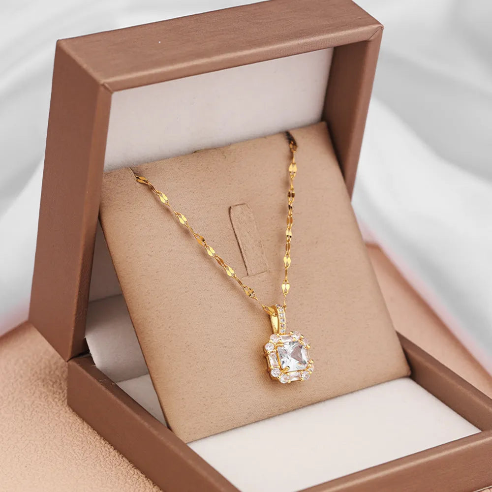 Women's geometric clavicle chain with mixed gem inlaid on titanium steel water wave chain