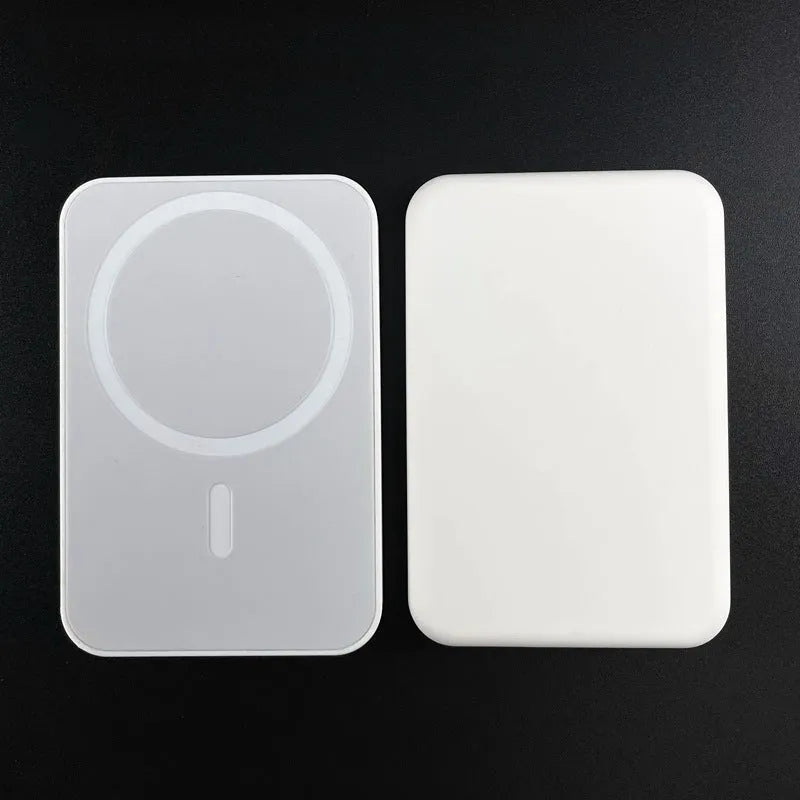 Magnetic wireless charger power bank in white with 5000mAh capacity measuring 100x65x16mm