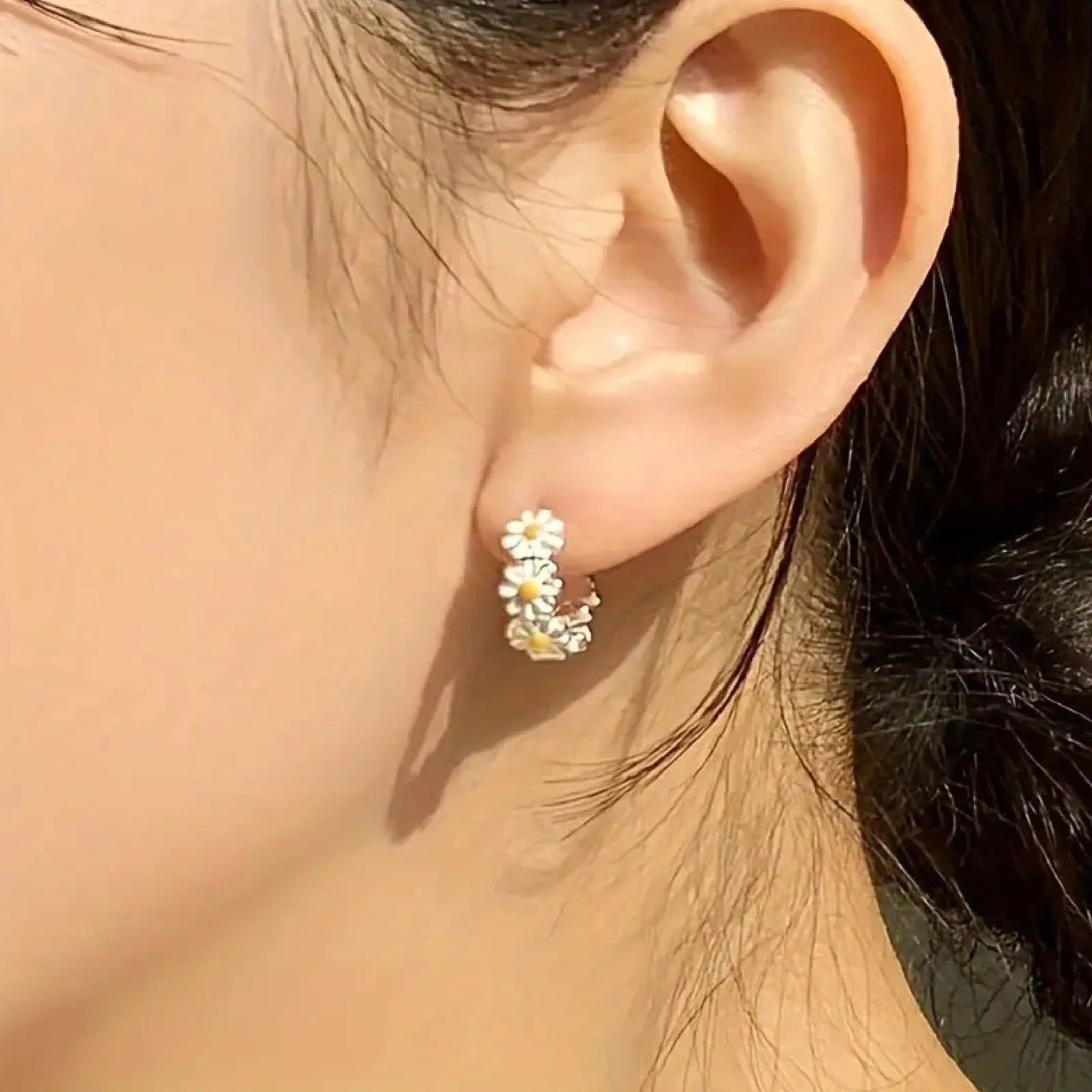 White daisy flower ring earrings with electroplated copper and gemstone settings