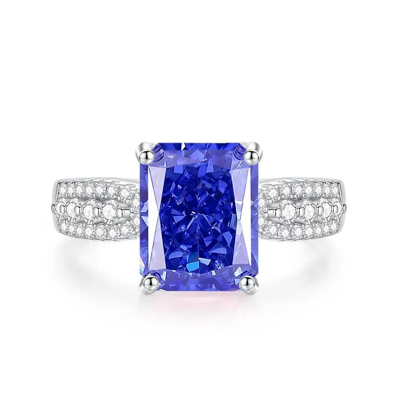 Heart-shaped high carbon diamond ice flower cut colour zircon stone set in a women's 925 sterling silver ring.