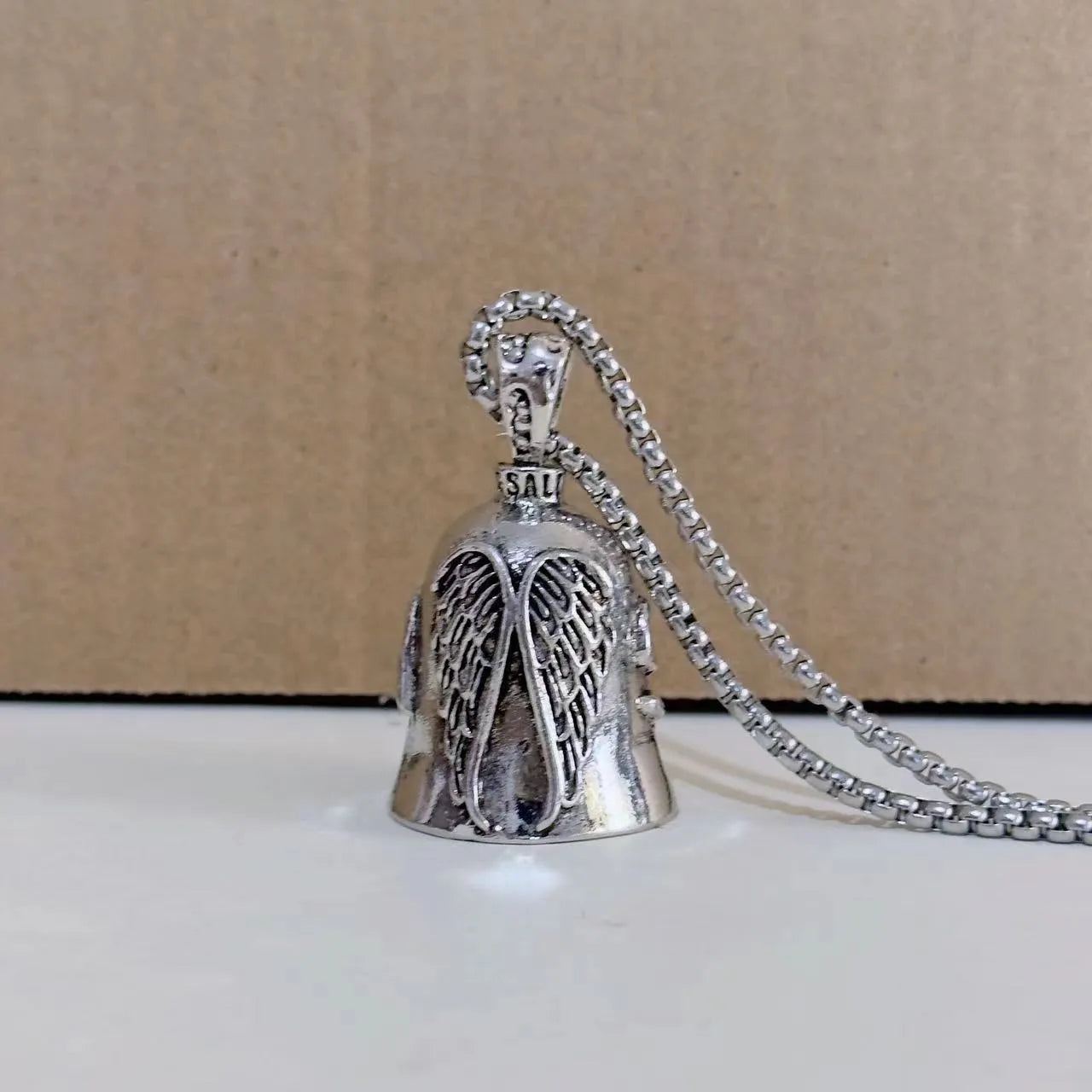Vintage white angel wings necklace and keychain set with electroplated alloy feather design