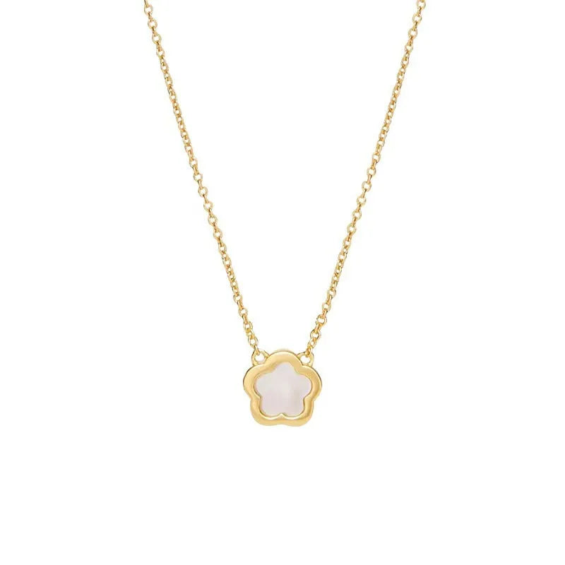 White mother-of-pearl shell flower pendant necklace with O-shaped chain in gold or silver finish