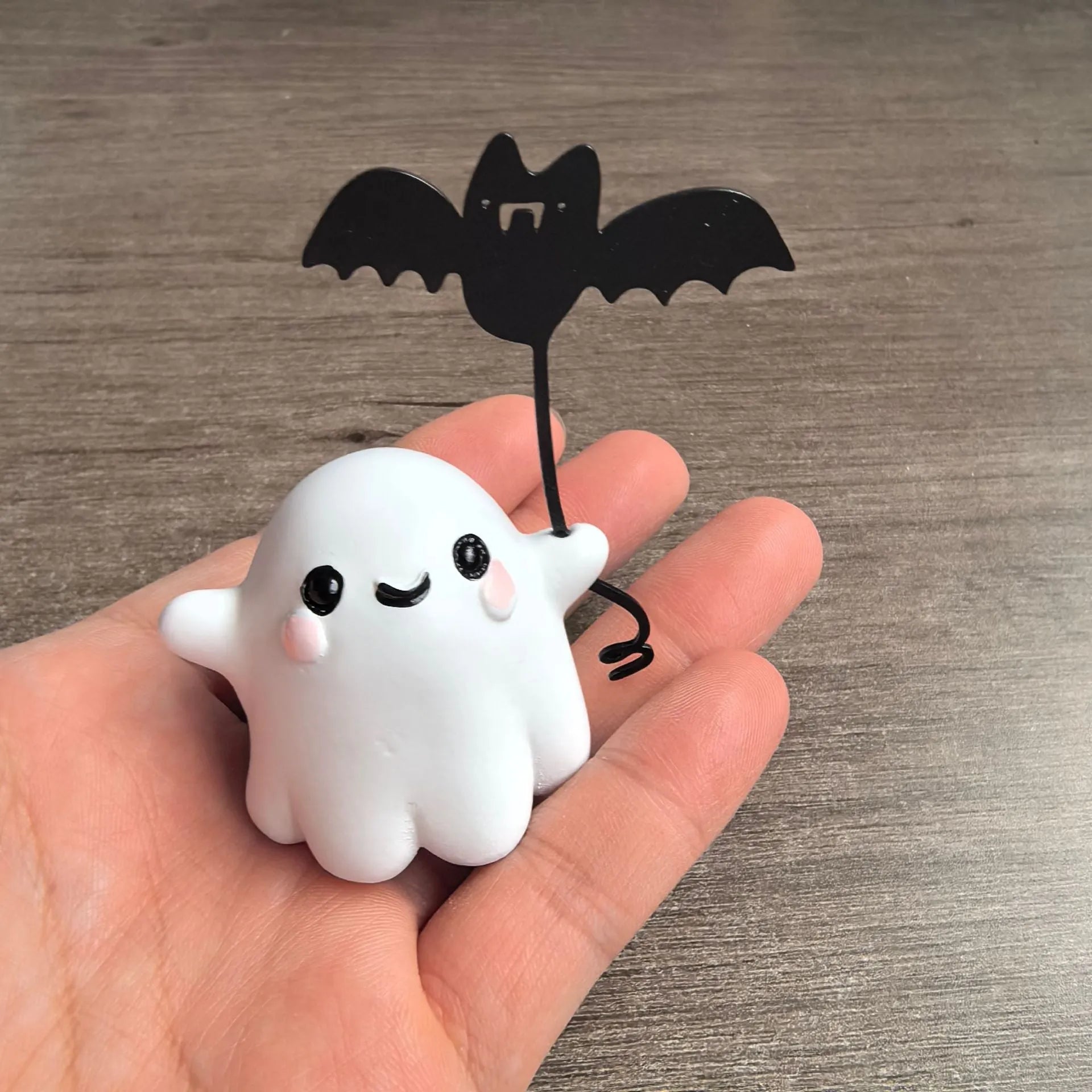 Small resin ghost walking dog Halloween statue ornament measuring 4cm