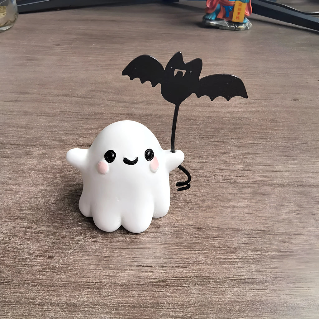 Small resin ghost walking dog Halloween statue ornament measuring 4cm