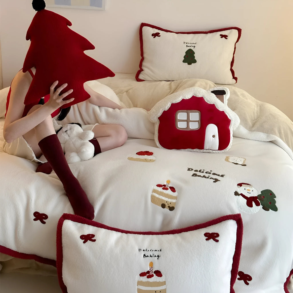 Girl's Christmas cartoon bedding four-piece set with Snow House Milk Pastry pattern on polyester fabric