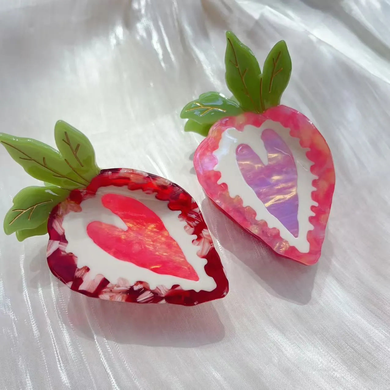 Handmade red and pink strawberry fruit hairpin for girls, a pastoral style decorative hair clip.