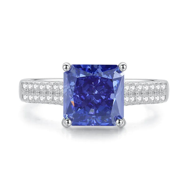 Heart-shaped high carbon diamond ice flower cut colour zircon stone set in a women's 925 sterling silver ring.