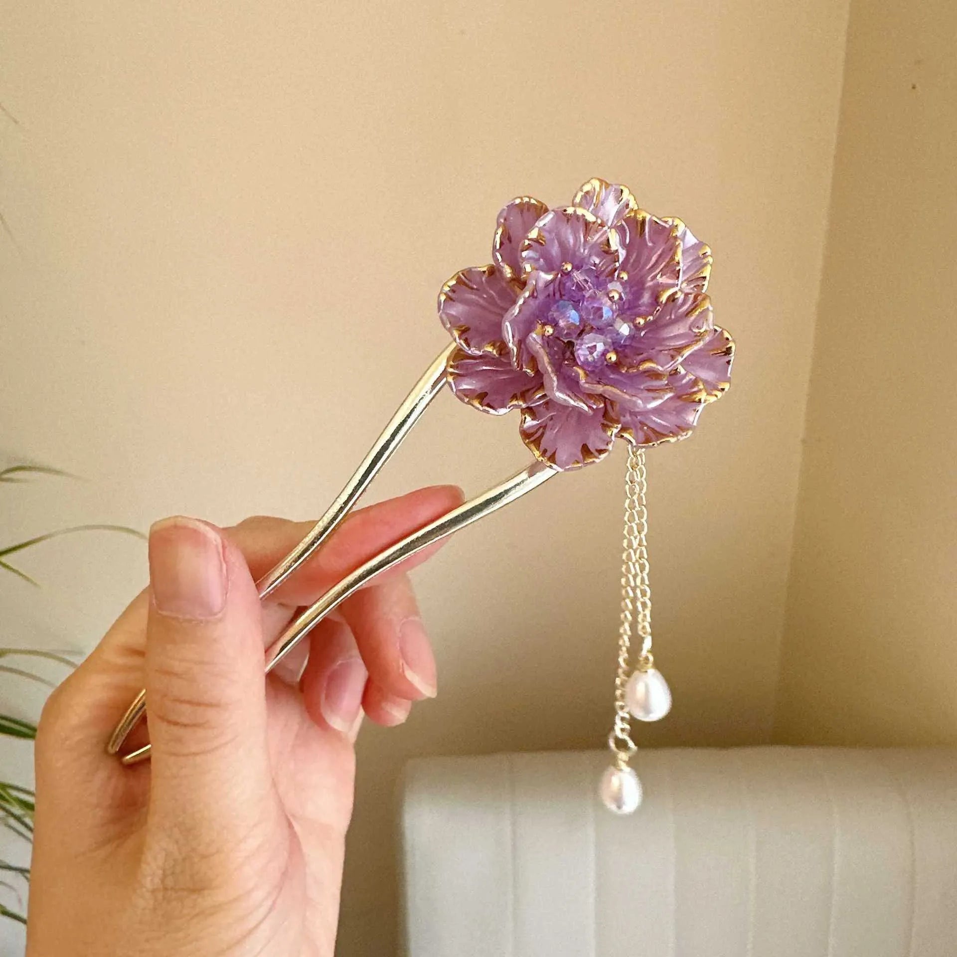 Purple and white peony flower U-shaped hairpin barrette with tassel detail on alloy base.