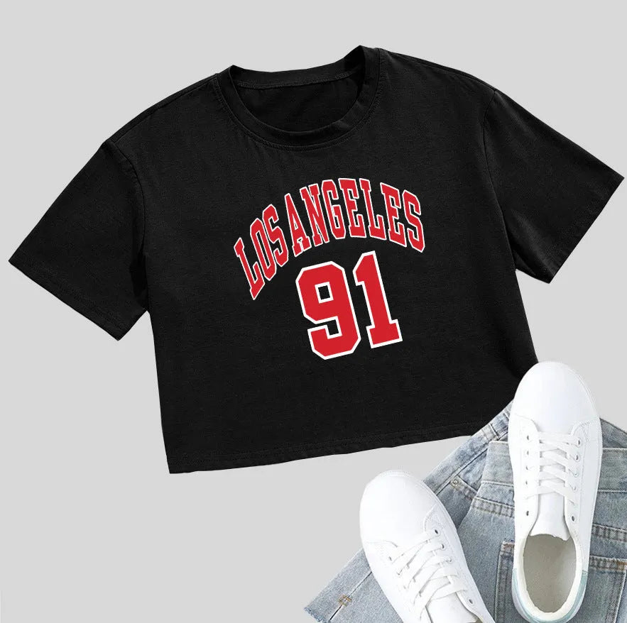 Black personalised cotton t-shirt with printed white English letters, loose fit and exposed navel style.