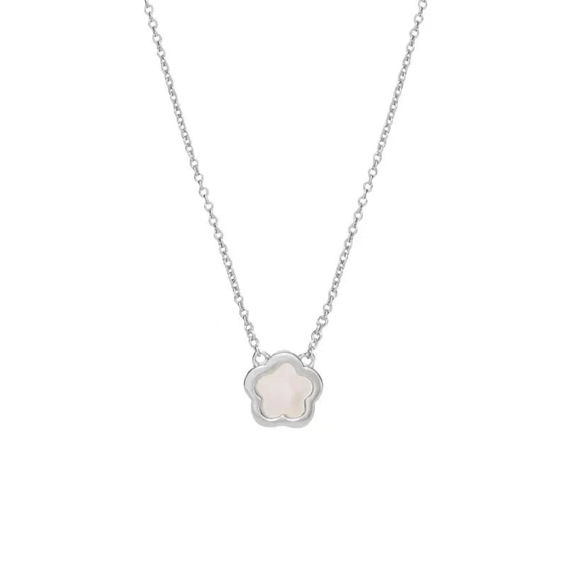 White mother-of-pearl shell flower pendant necklace with O-shaped chain in gold or silver finish