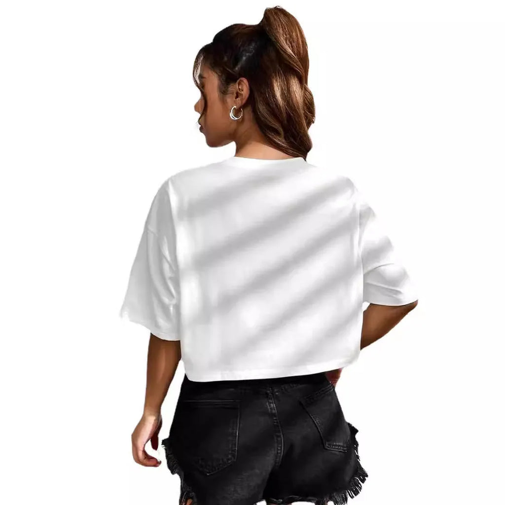 Black personalised cotton t-shirt with printed white English letters, loose fit and exposed navel style.