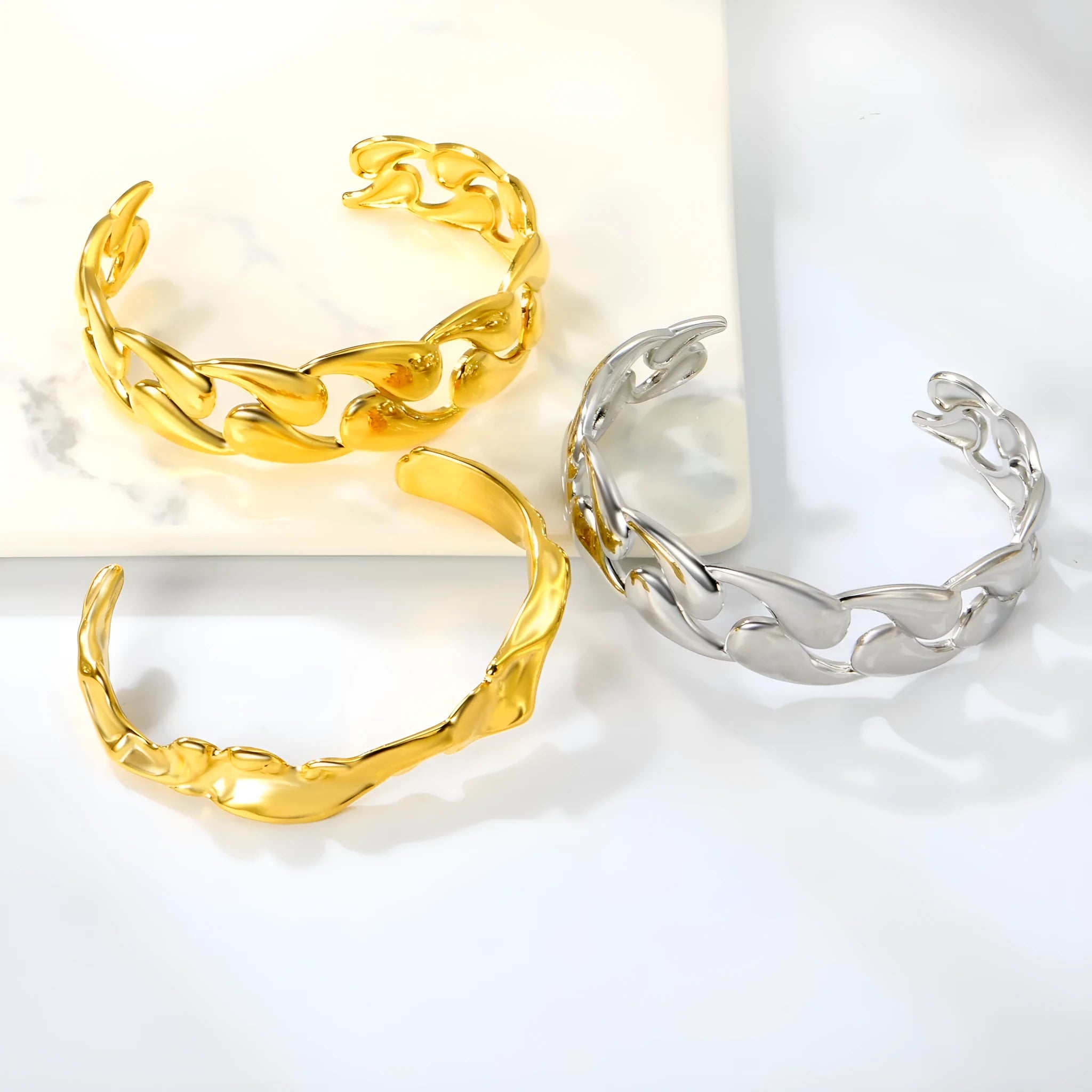 Stainless steel bracelet with alloy clasp contemporary jewellery accessory in advanced European American style