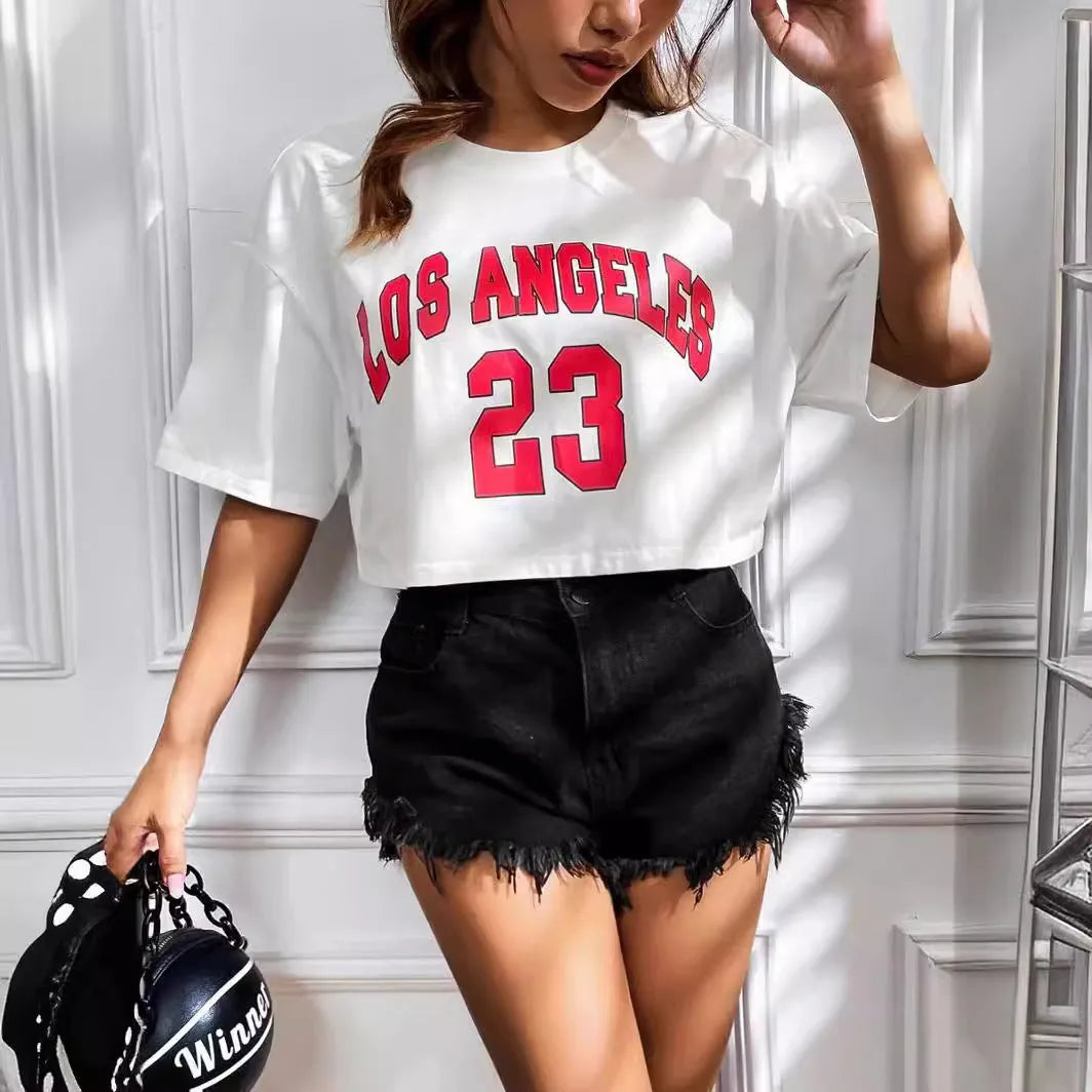Black personalised cotton t-shirt with printed white English letters, loose fit and exposed navel style.