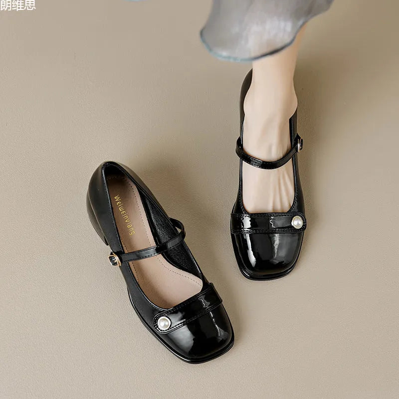 Women's plus size French-style chunky heel buckle pumps in patent leather with square toe
