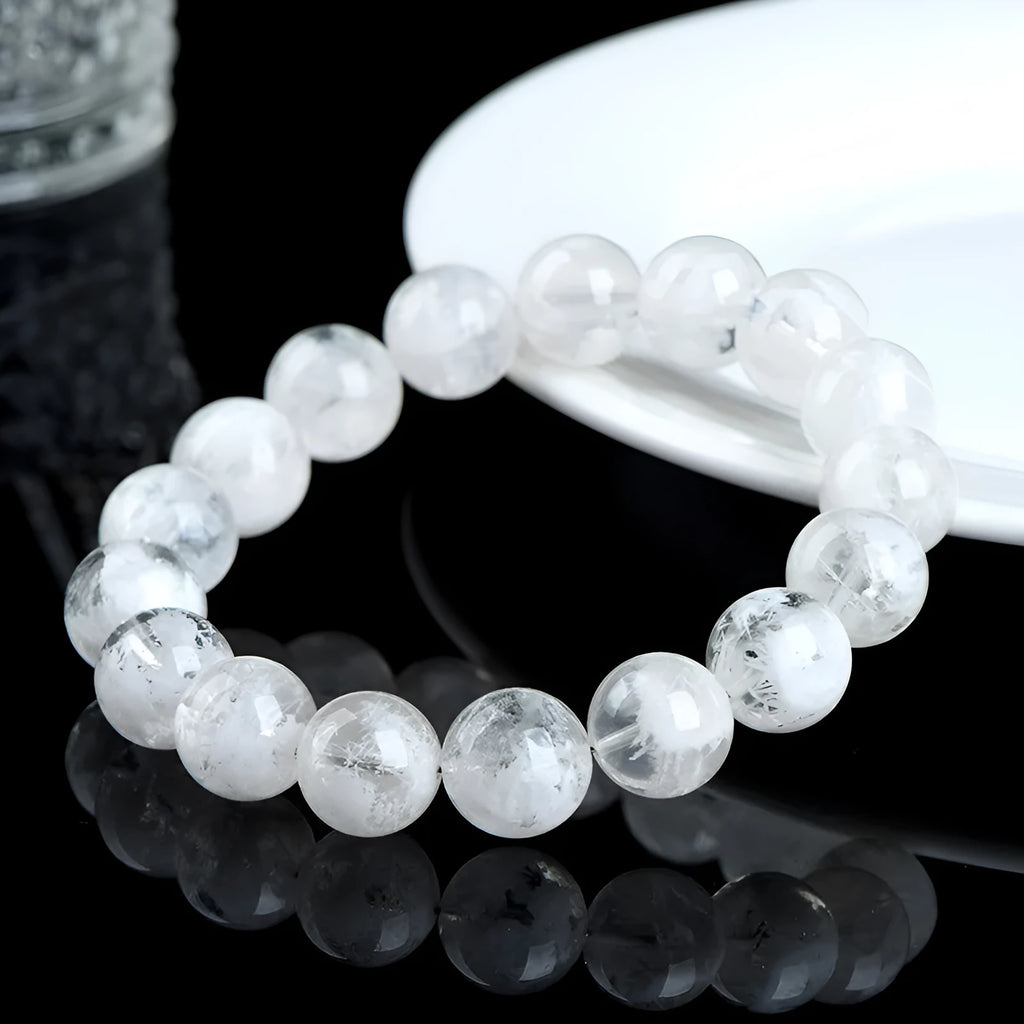 Women's crystal bracelet with natural blizzard snowflake round beads and geometric Ruyi Xiangyun design elements
