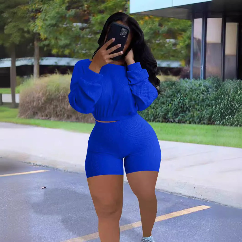 Women's off-the-shoulder two-piece set with sunken stripe pattern in solid colour with long sleeves and shorts