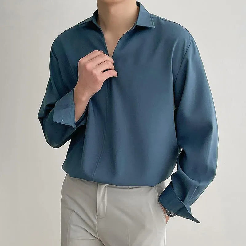 Men's loose lapels polyester pullover shirt in a solid colour, long sleeves, suitable for work wear.