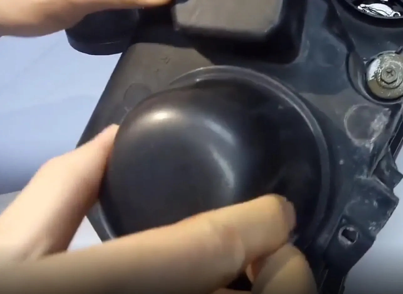 Black silicone circular dust cover with 90mm diameter for GM car LED headlight seal.