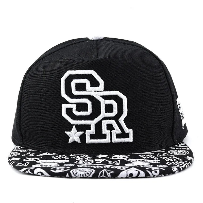 Letter-embroidered cotton baseball hat with adjustable strap in black and white colour options