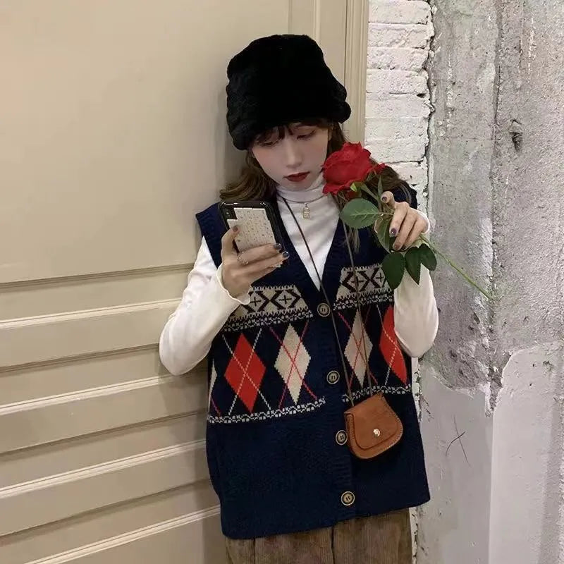 Diamond plaid pattern sleeveless cardigan top in khaki colour