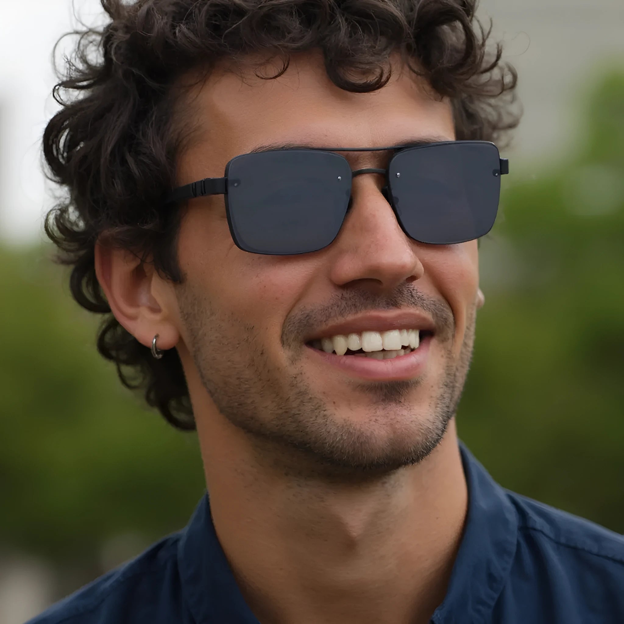 Men's vintage sunglasses with PC lenses in multiple colour options including gradient blue and gun gray gray green