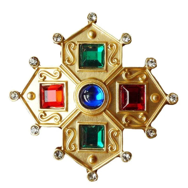 Retro court brooch in zinc alloy with baroque styling and diamond shape in eight size variations