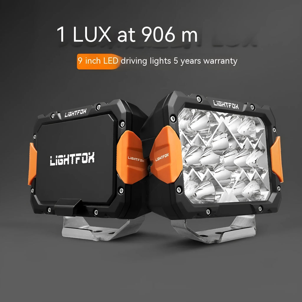 Black aluminium LED front bumper light bar for off-road vehicles with six high-power chips