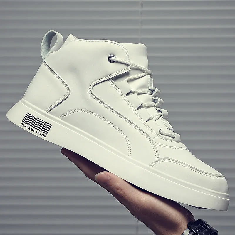 Men's white low-heel casual board shoes with round toe and flat rubber sole.