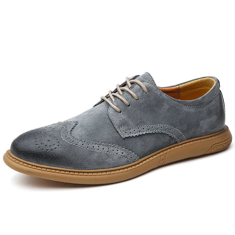 Men's low-top leather business shoes in black with lace-up front and rubber sole
