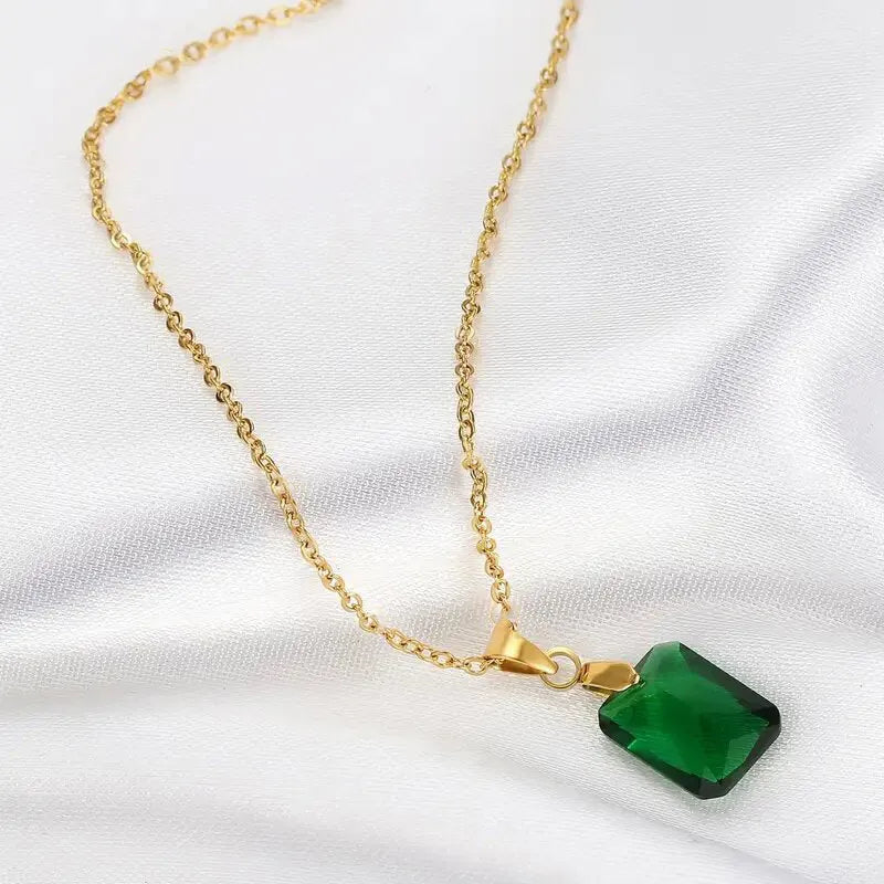 Copper rectangular geometric pendant necklace with O-ring chain in green colour