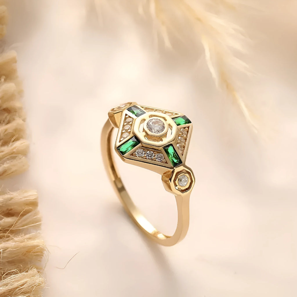 A square geometric women's fashion ring in lvzuan colour with an electroplated finish.