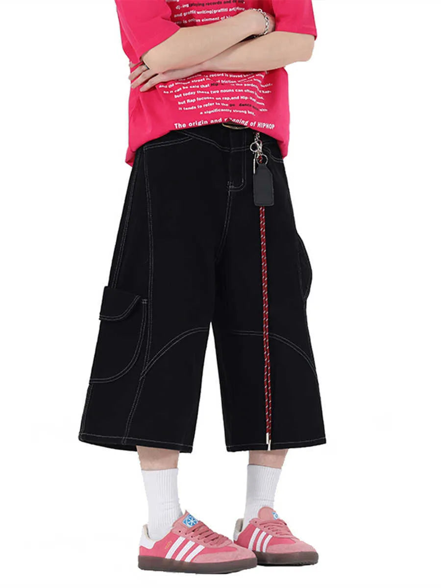 Retro denim cropped shorts with multiple pockets and wide leg design in black or red