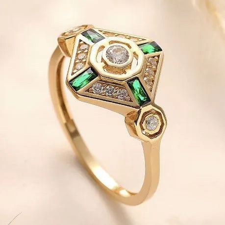 A square geometric women's fashion ring in lvzuan colour with an electroplated finish.
