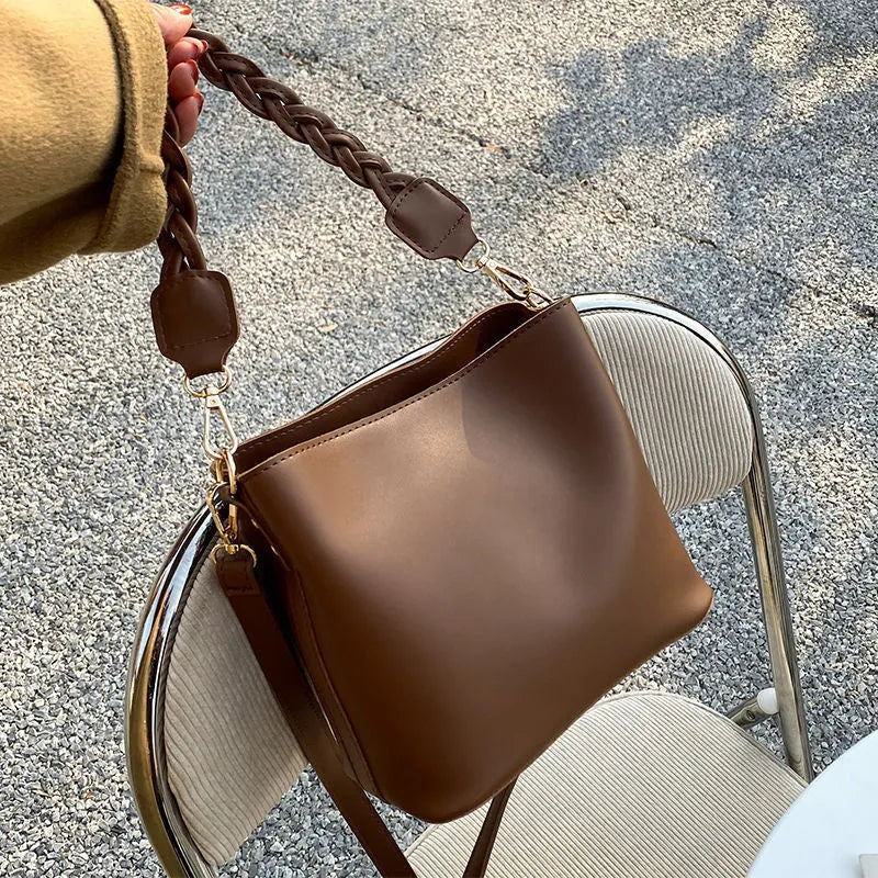 Retro woven crossbody bucket bag in PU leather with one-shoulder strap