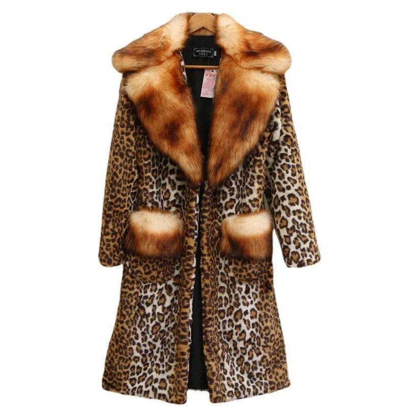 Women's long artificial fur jacket in leopard print with 80cm length and regular sleeves