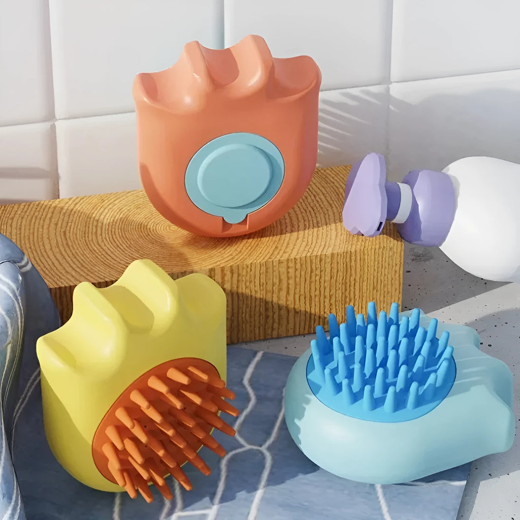Plastic pet bath brush with built-in shampoo box measuring 9cm long